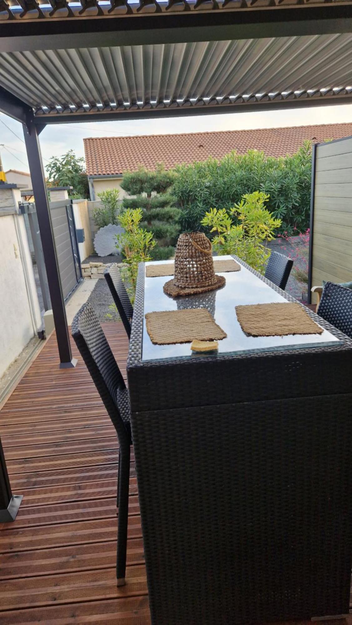 Chanos-Curson Appartement Pour 4 Avec Terrasse מראה חיצוני תמונה